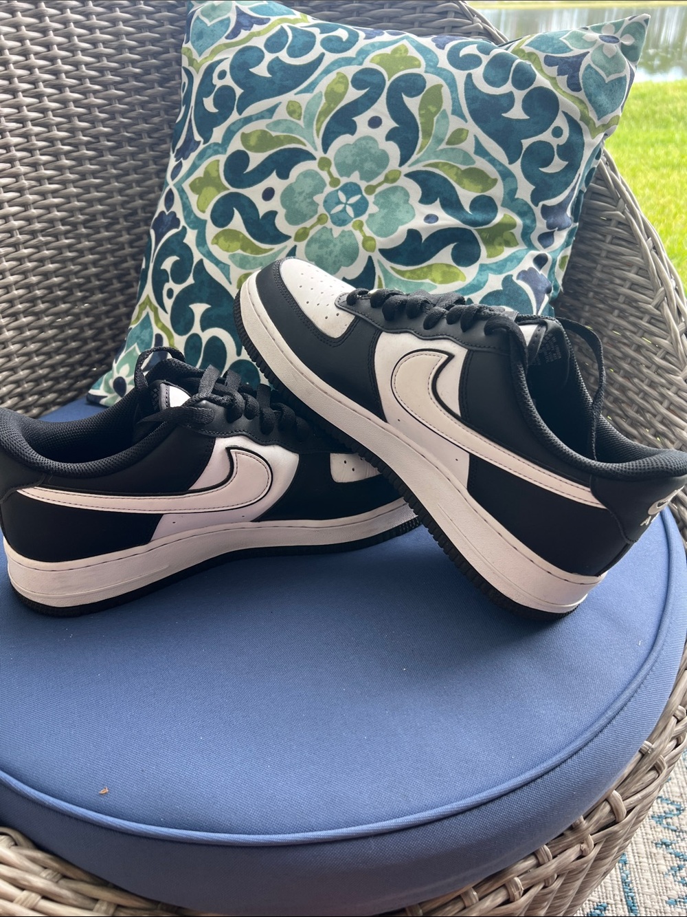 Nike Men’s Black and White Swoosh Low-Top Sneakers